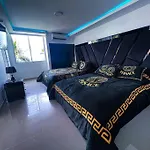 Luxury 1 Bedroom With Private Jacuzzi! *Guest Friendly*