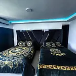 Luxury 1 Bedroom With Private Jacuzzi! *Guest Friendly*