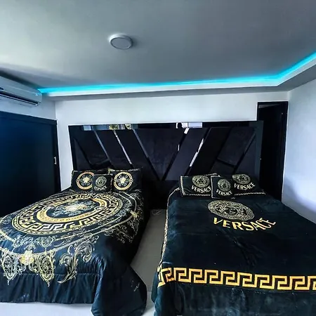 Luxury 1 Bedroom With Private Jacuzzi! *guest Friendly* Apartment *